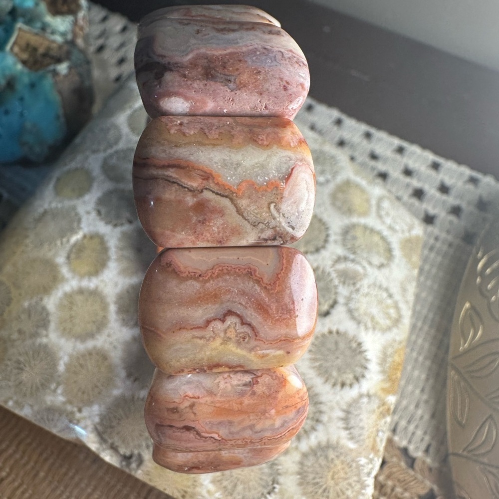 Banded Agate Beaded Elastic Bracelet - Picture 13 of 13